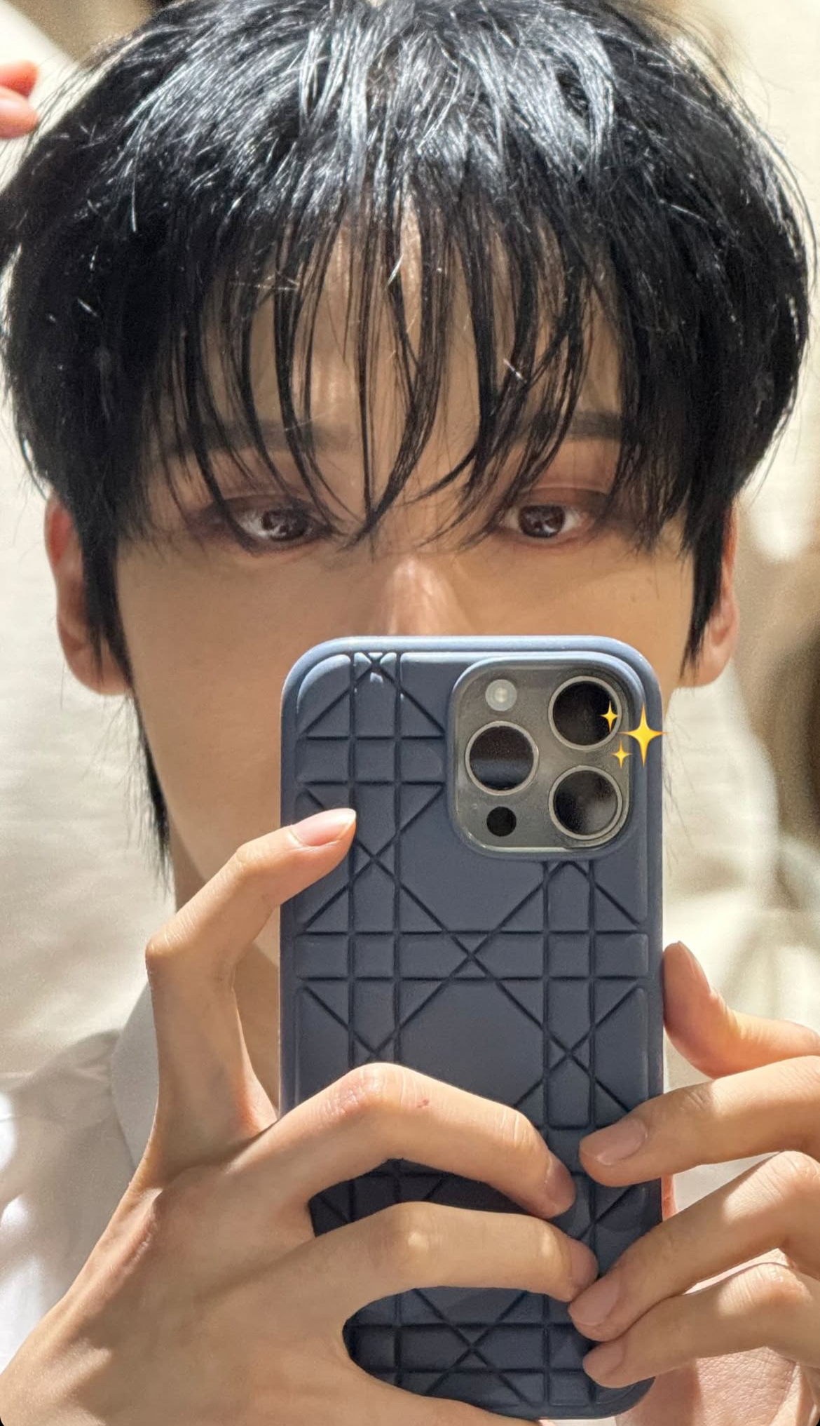 Behind-the-scenes cut of Yunho (ATEEZ)