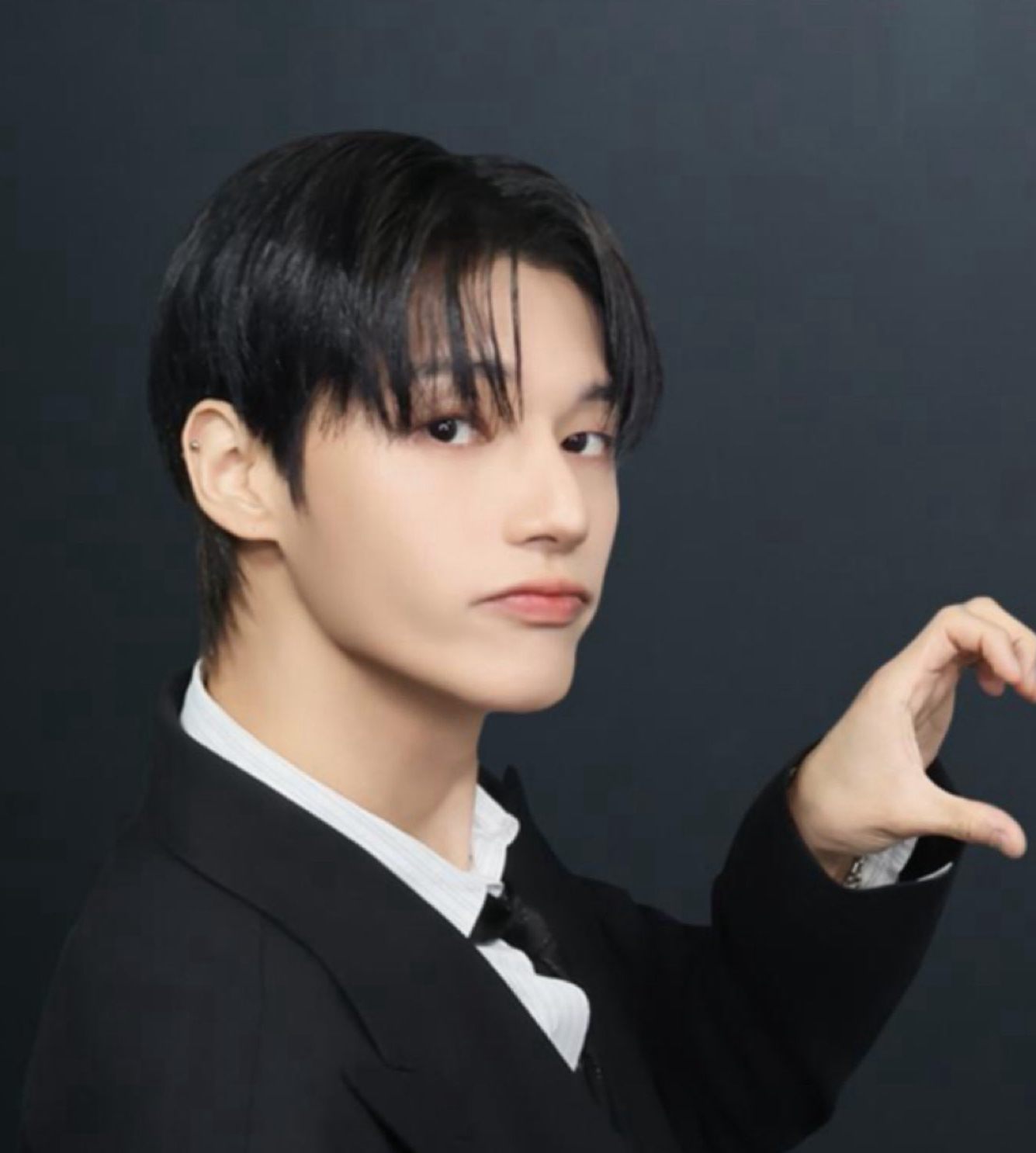 友榮 (ATEEZ)的最新活动照片