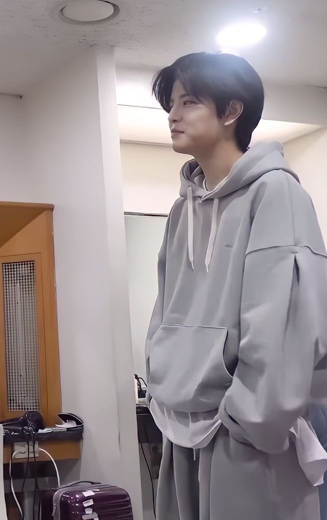 Behind-the-scenes cut of Seungmin (Stray Kids)