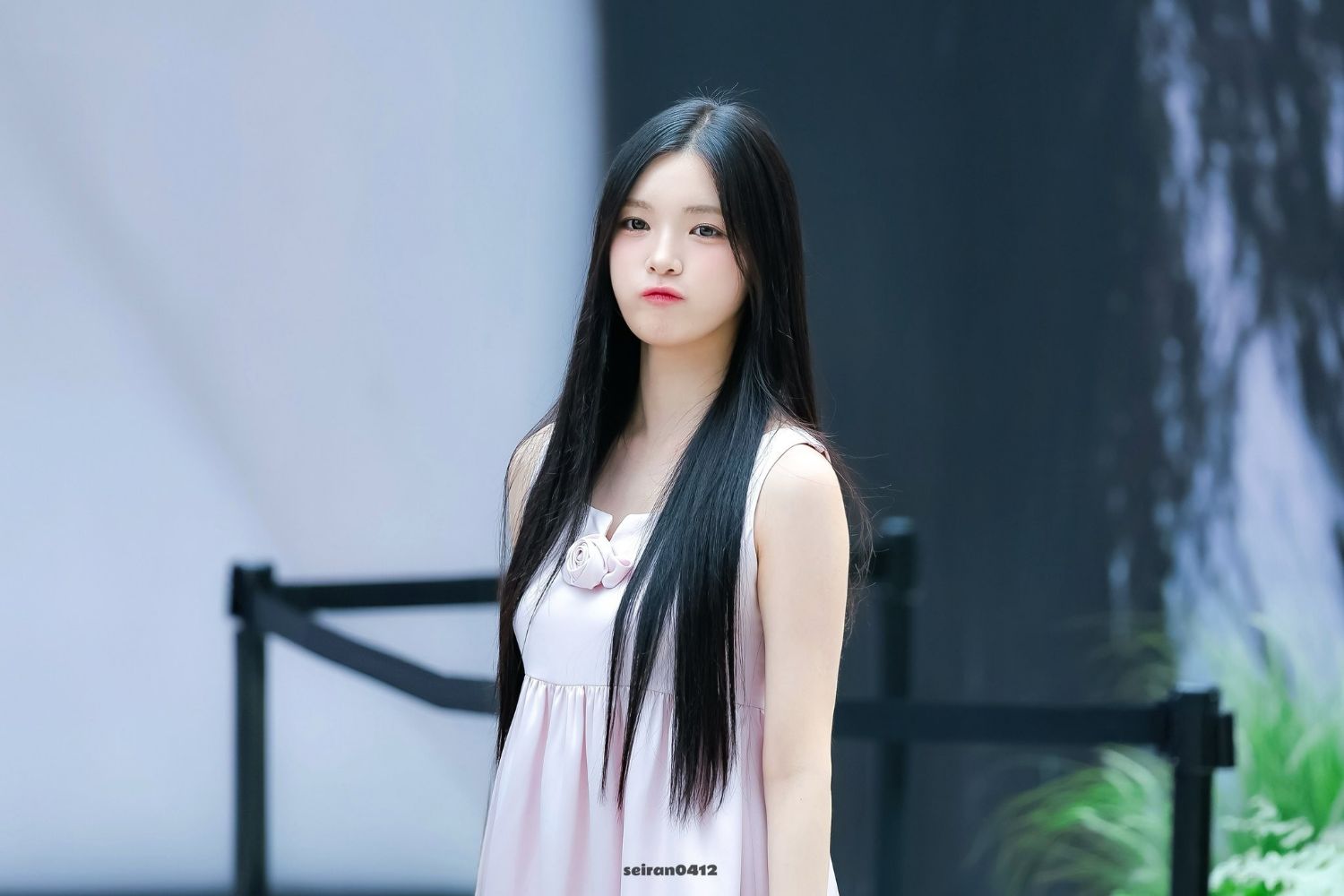 A moment captured by Yuha (Hearts2Hearts)'s fan