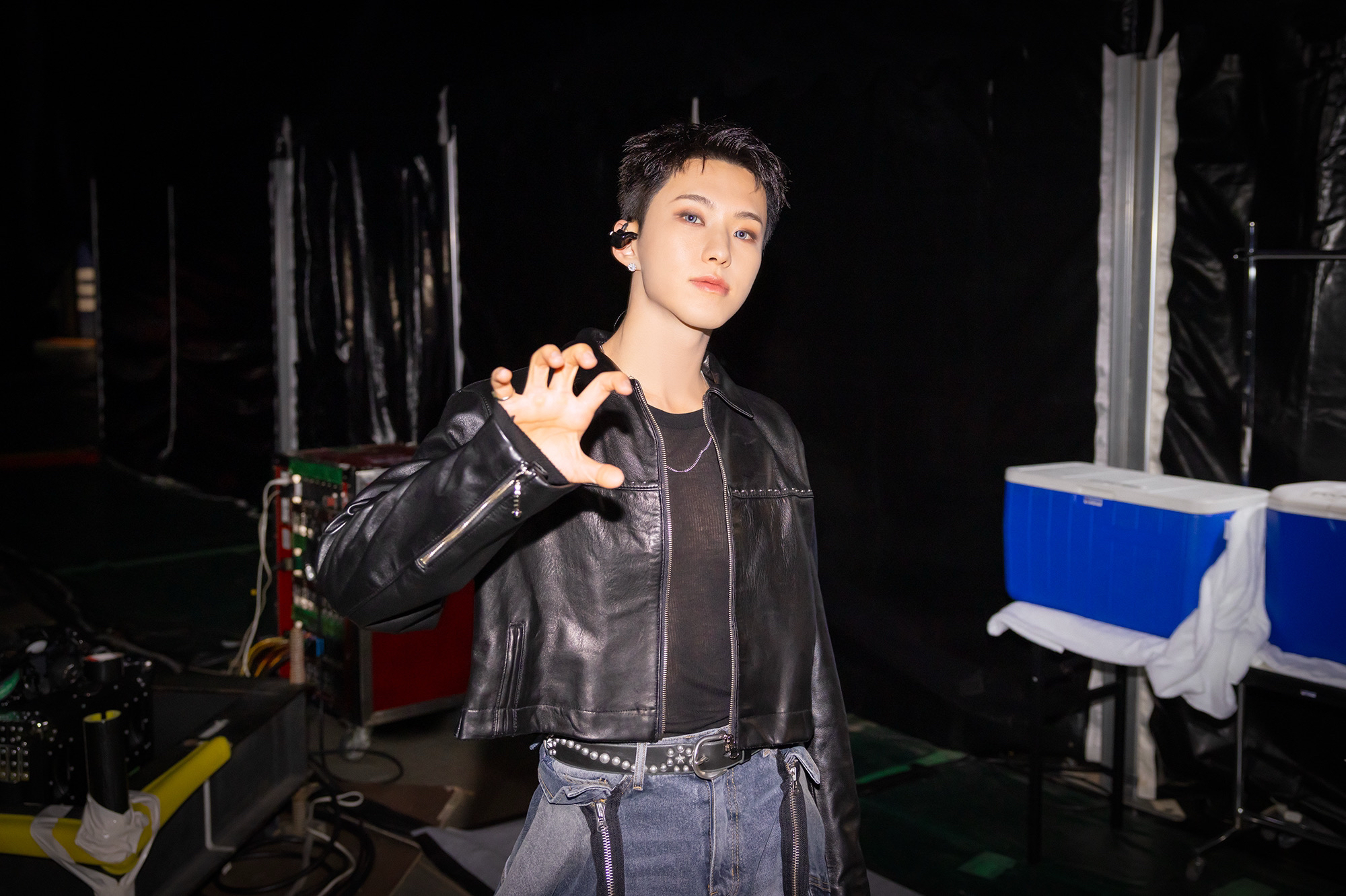 Behind-the-scenes cut of SEVENTEEN