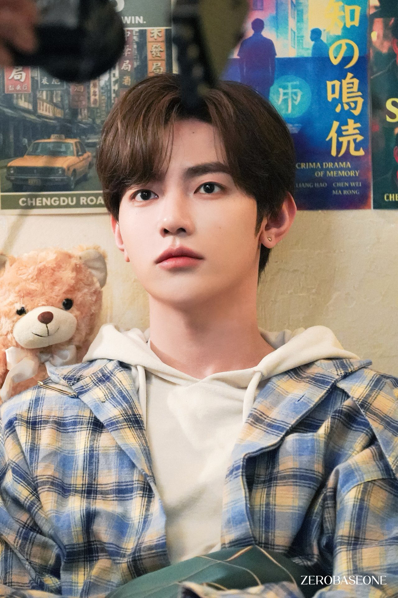 Behind-the-scenes cut of Zhang Hao (ZEROBASEONE)