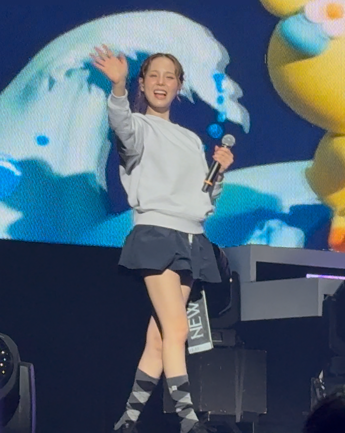 Latest photo of Mako (NiziU)