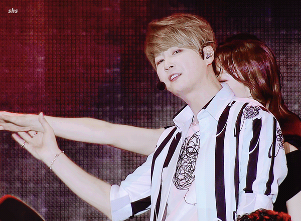 A moment captured by SHINHWA's fan