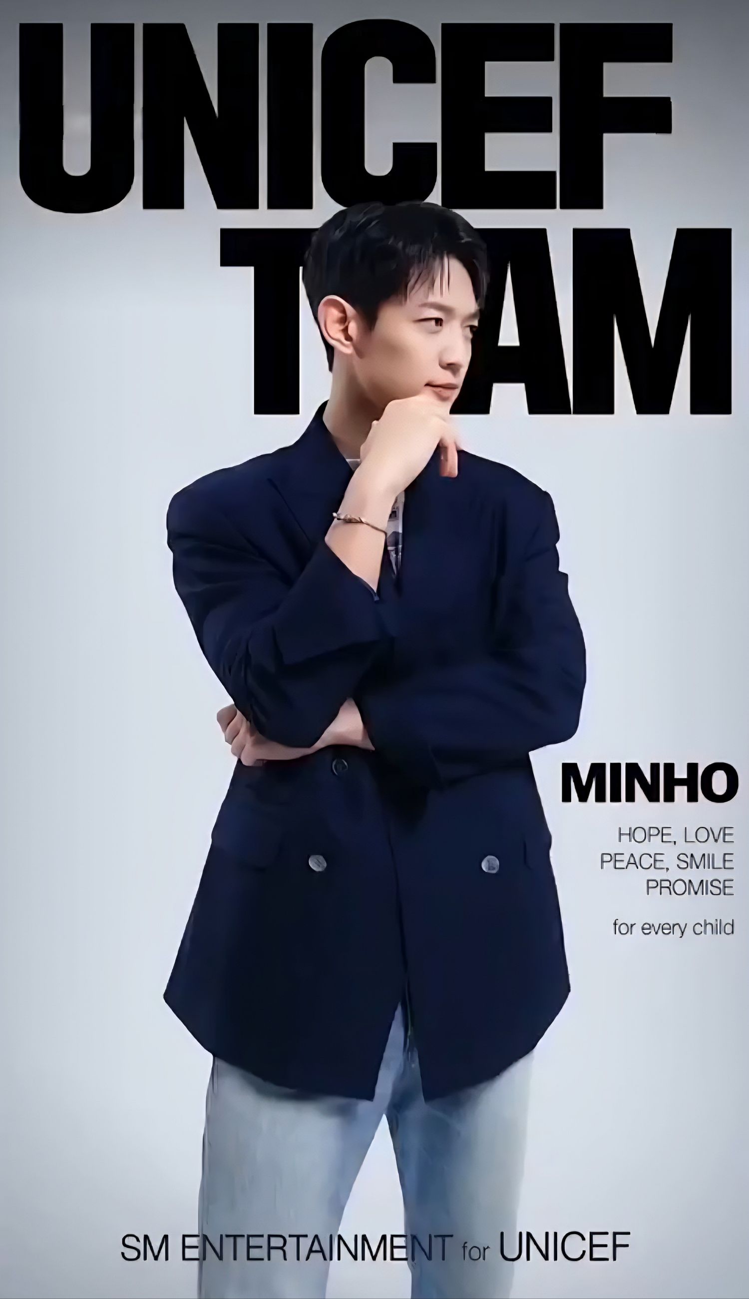 A heartfelt wallpaper shared by Minho (SHINee)'s fans