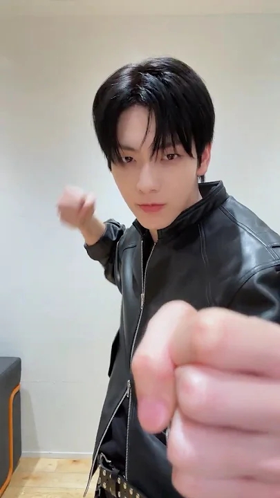 A heartfelt wallpaper shared by Taehyun (TOMORROW X TOGETHER)'s fans