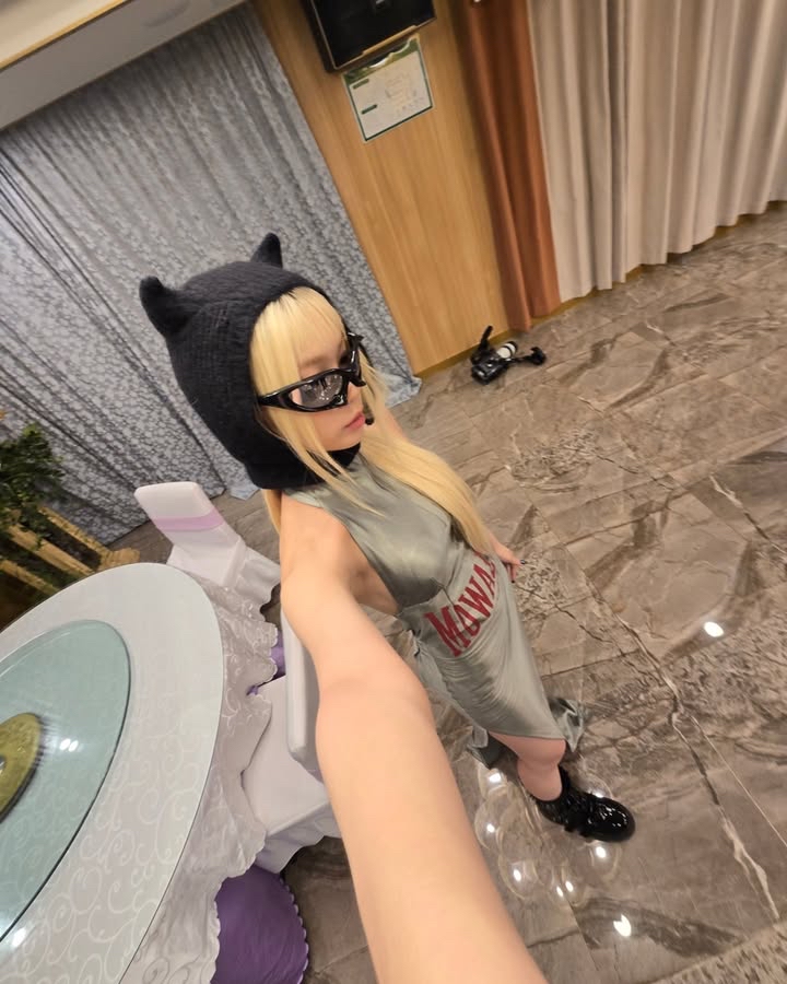 A moment captured by Kim Chaewon (LE SSERAFIM)'s fan