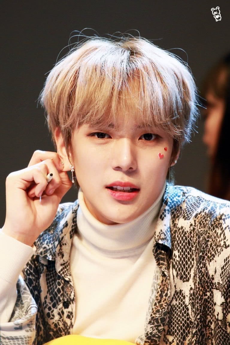 ミニョク (MONSTA X)の舞台裏ショット