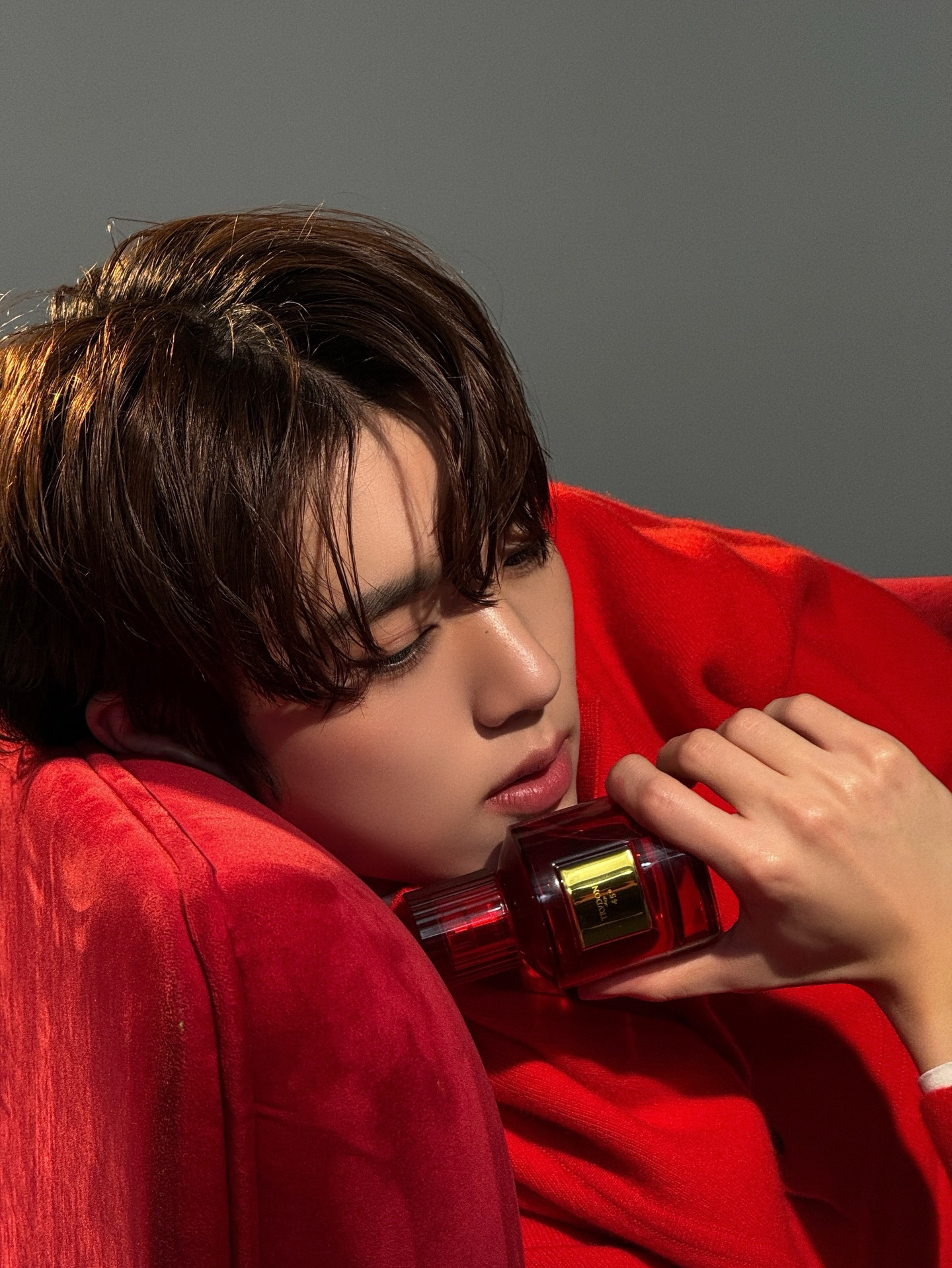 Behind-the-scenes cut of Han Yujin (ZEROBASEONE)