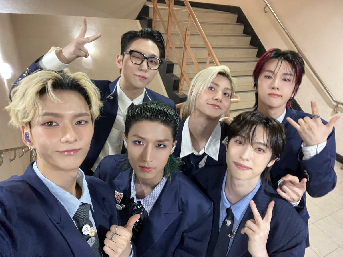 Behind-the-scenes cut of Xdinary Heroes