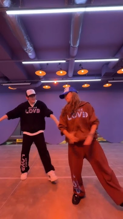 Behind-the-scenes cut of Sung Hanbin (ZEROBASEONE)