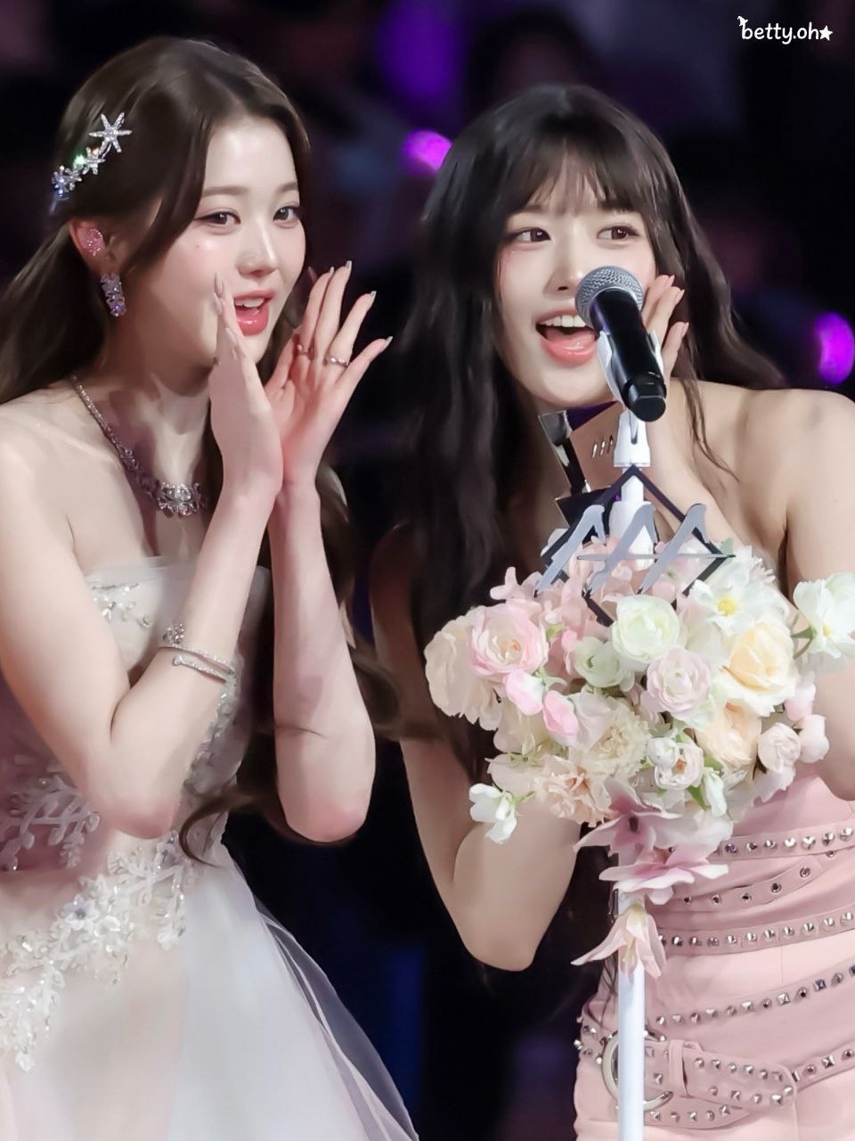 アン・ユジン (IVE)の舞台裏ショット