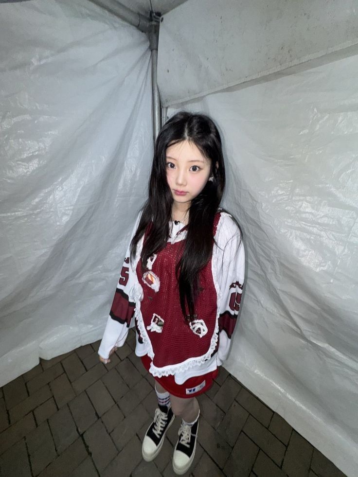 Recent activity shot of Wonhee (ILLIT)
