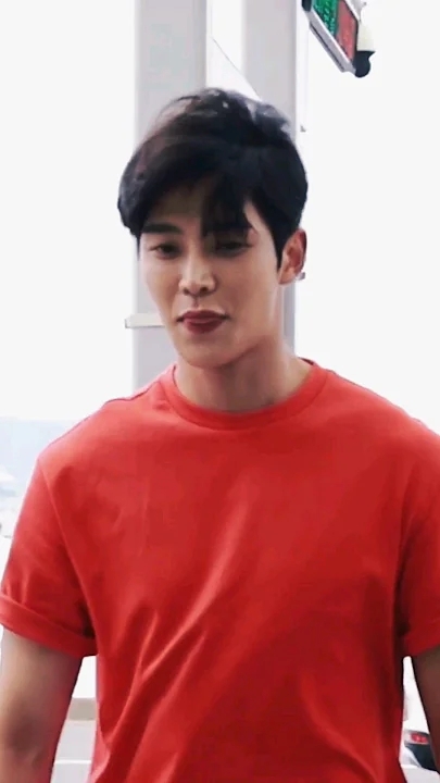 A moment captured by Rowoon's fan