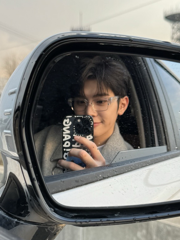 Latest photo of Kim Taerae (ZEROBASEONE)