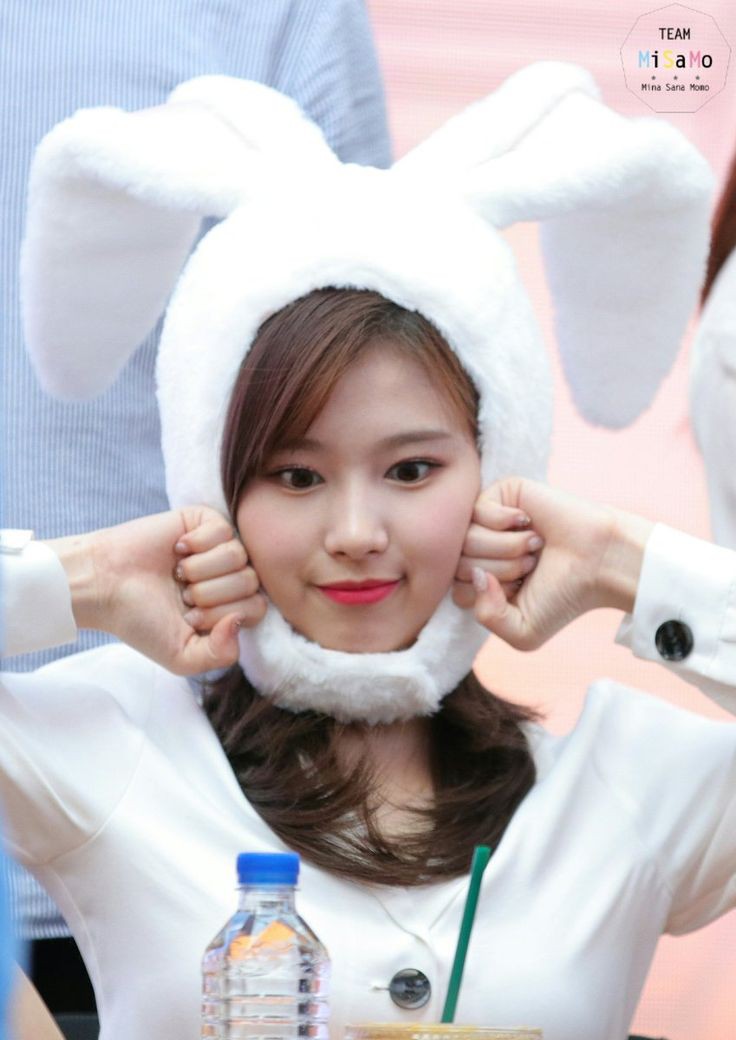 사나 (TWICE)의 비하인드 컷