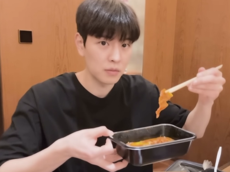A moment captured by Seungmin (Stray Kids)'s fan