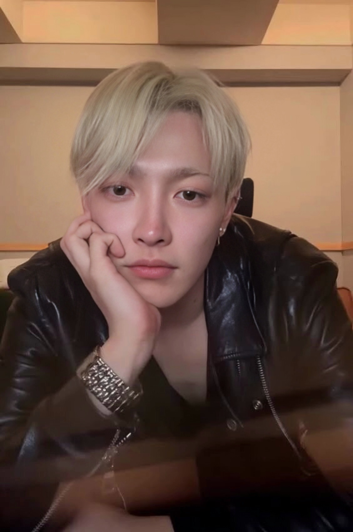 Behind-the-scenes cut of Hongjoong (ATEEZ)