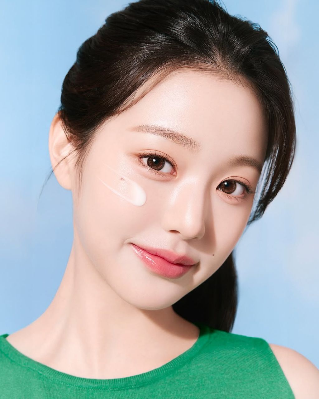 Latest photo of IZ*ONE
