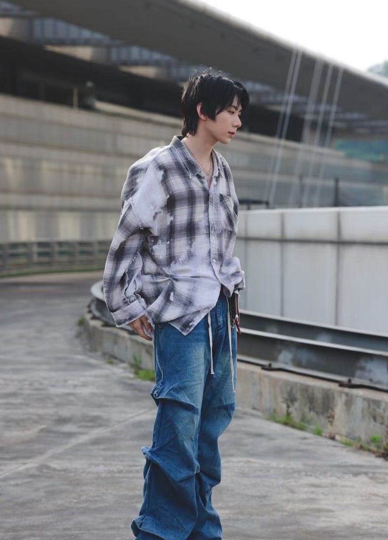 Behind-the-scenes cut of Park Han (AHOF)