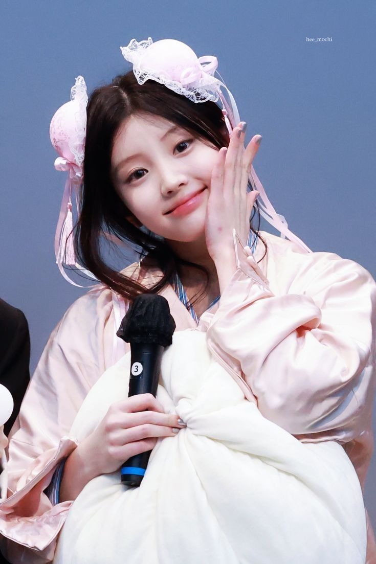 Recent activity shot of Wonhee (ILLIT)