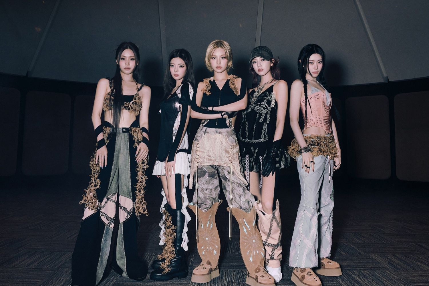 ITZY의 비하인드 컷