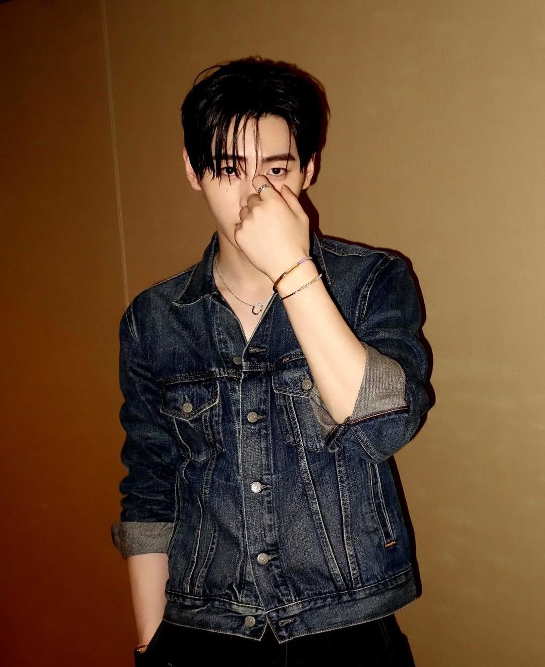 Recent activity shot of Sunghoon (ENHYPEN)