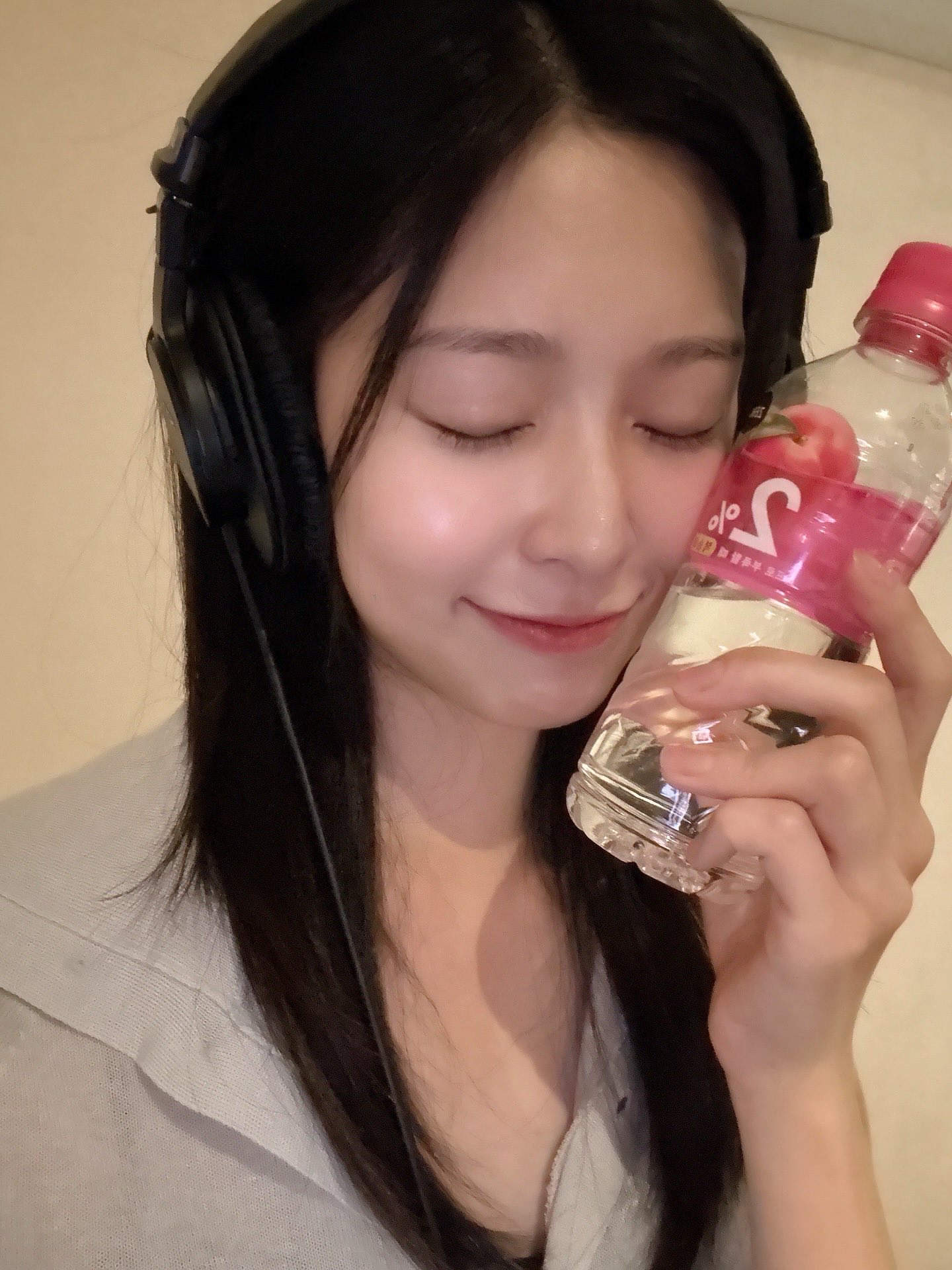 Recent activity shot of Kim Minju