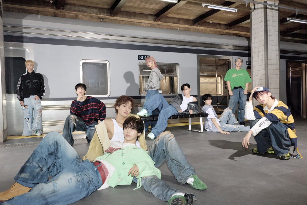 Behind-the-scenes cut of CRAVITY