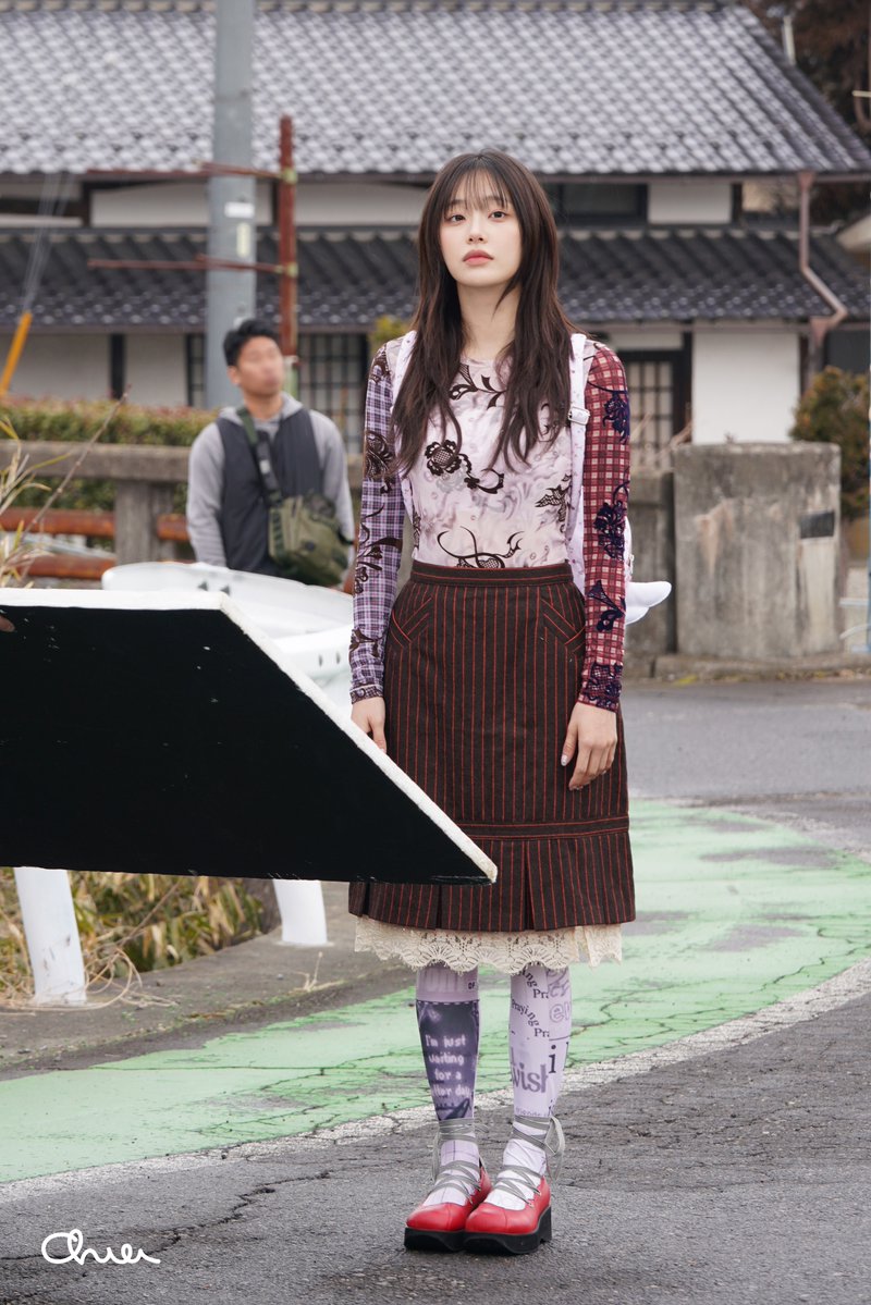 Behind-the-scenes cut of Chuu