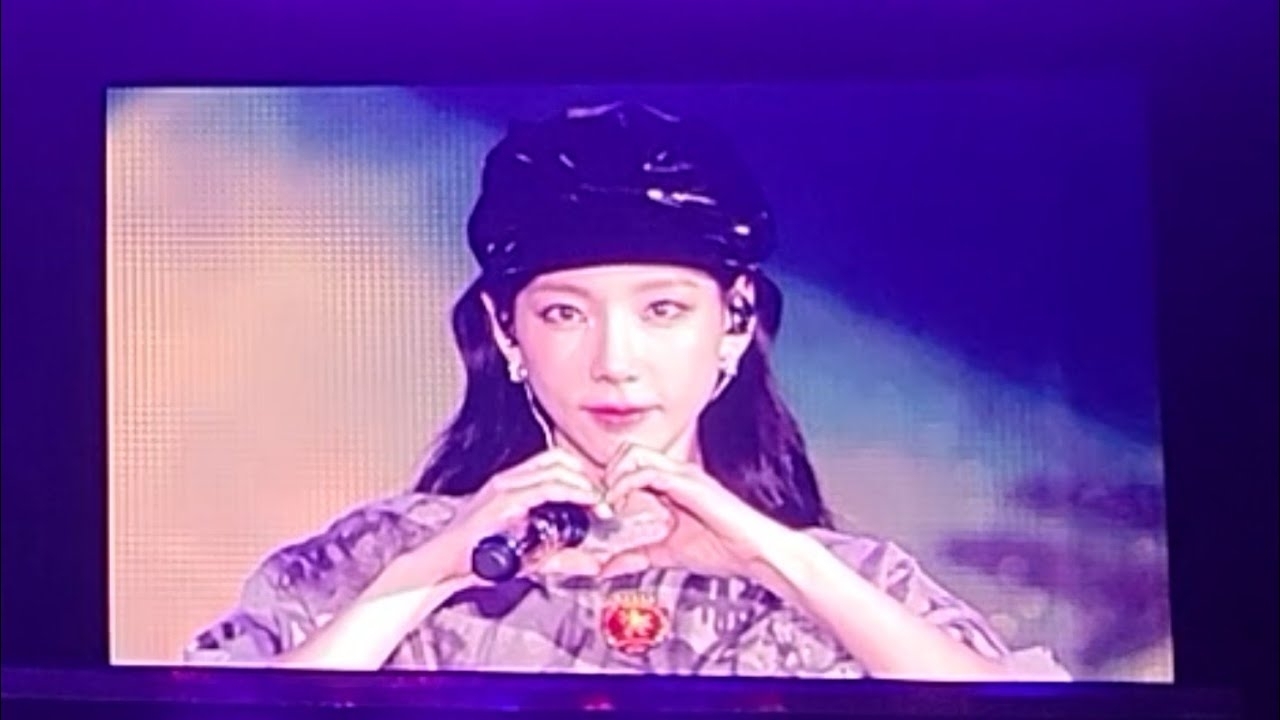 Behind-the-scenes cut of Taeyeon (Girls' Generation)
