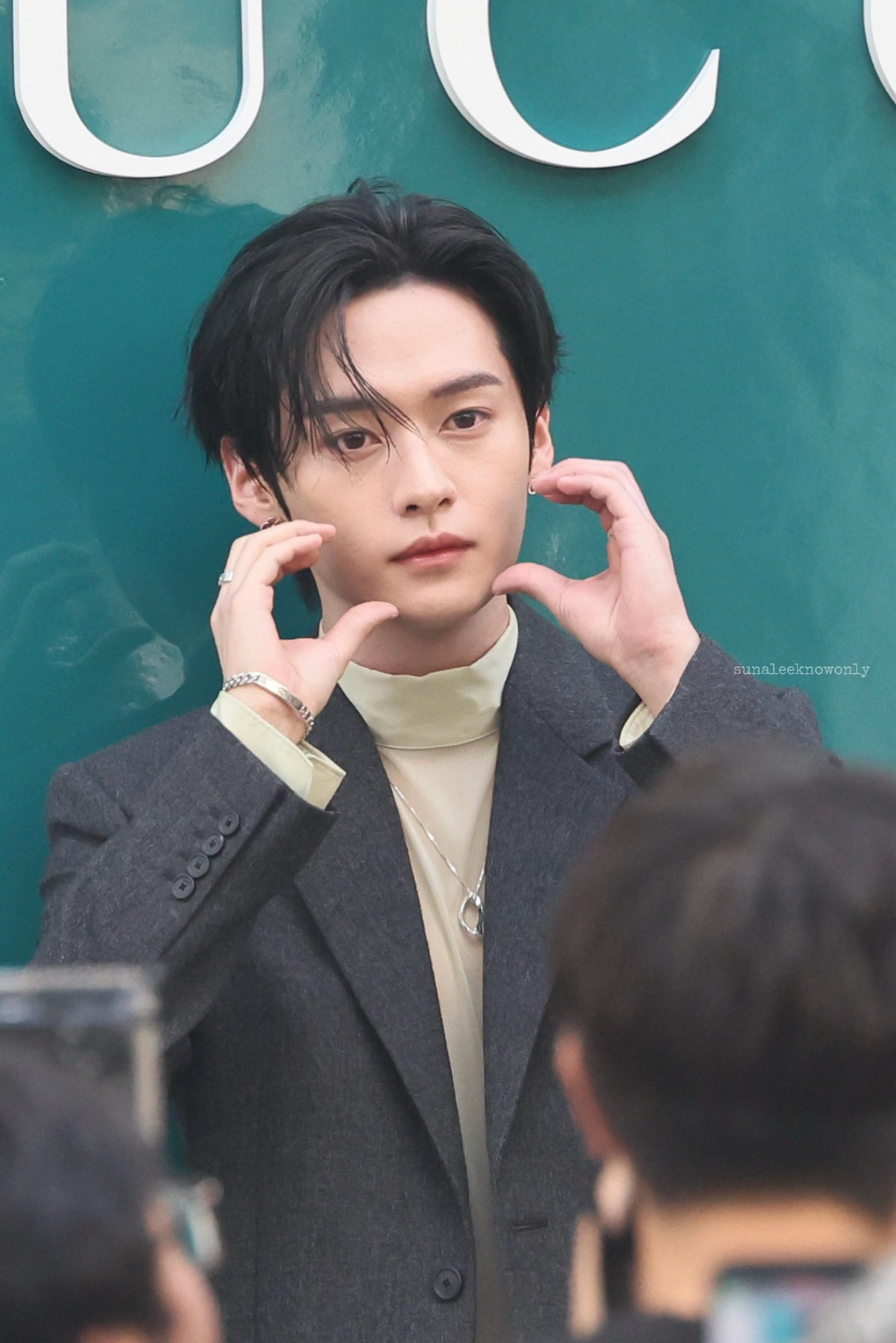 Lee Know (Stray Kids)的幕后花絮