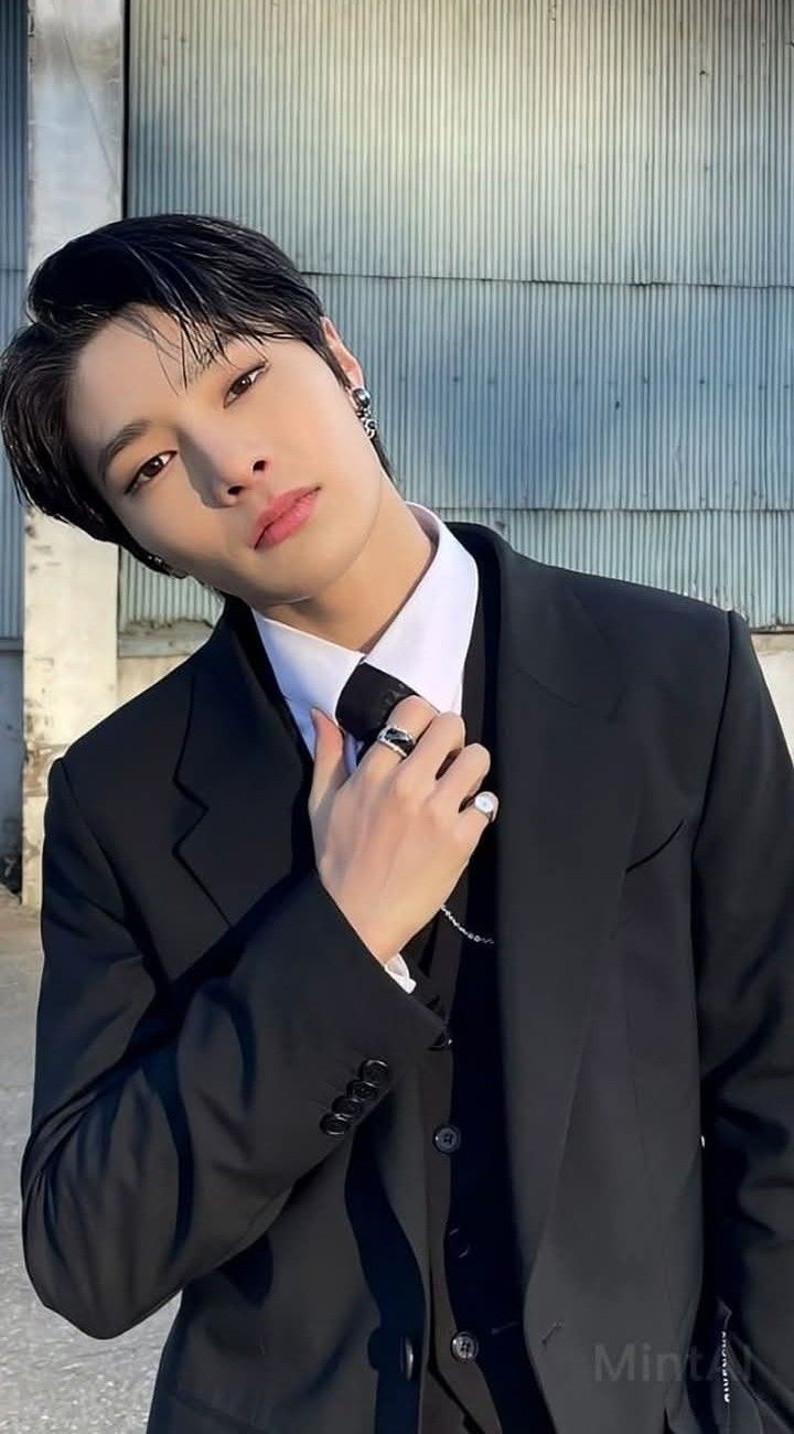 Behind-the-scenes cut of I.N (Stray Kids)