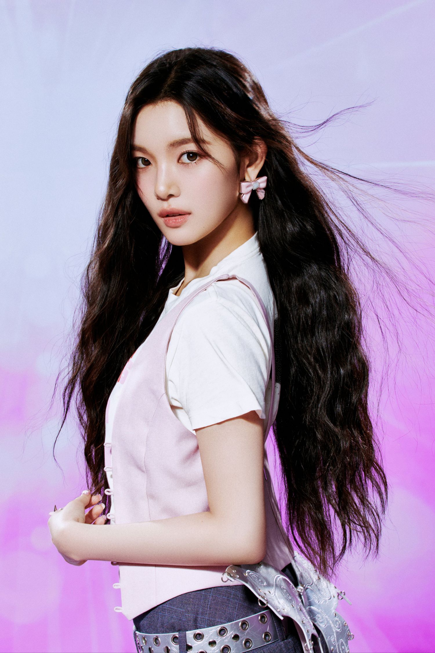 Recent activity shot of Yuha (Hearts2Hearts)