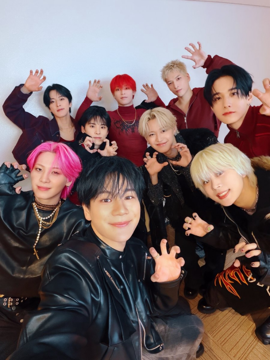 Behind-the-scenes cut of JO1