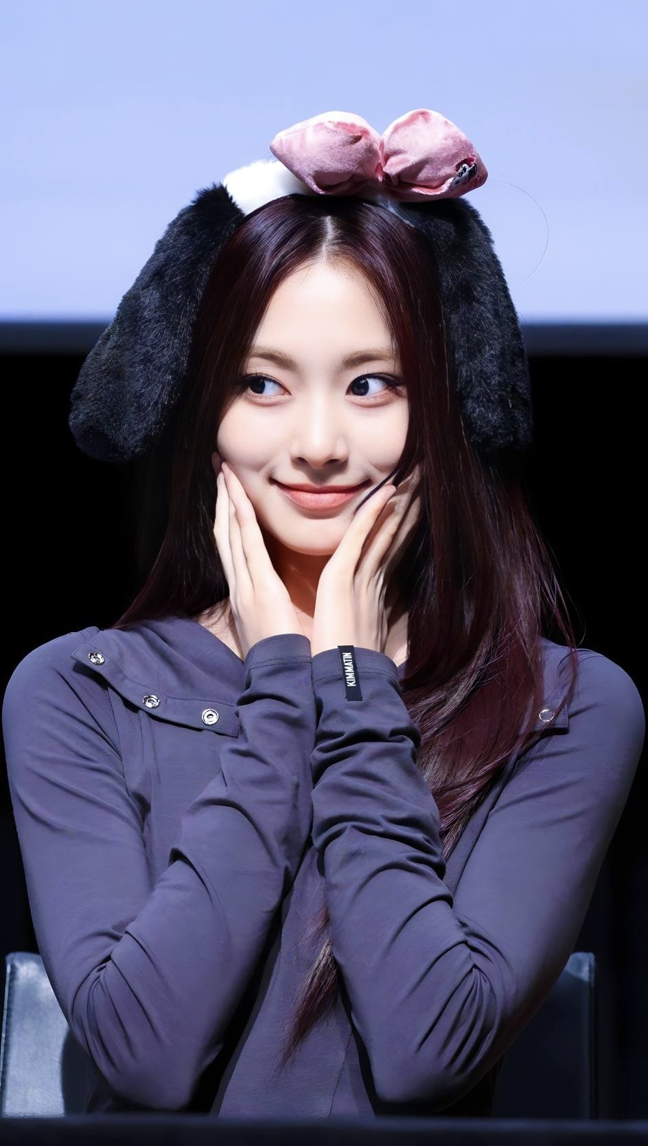 Today's most popular wallpaper in the Tzuyu (TWICE) community