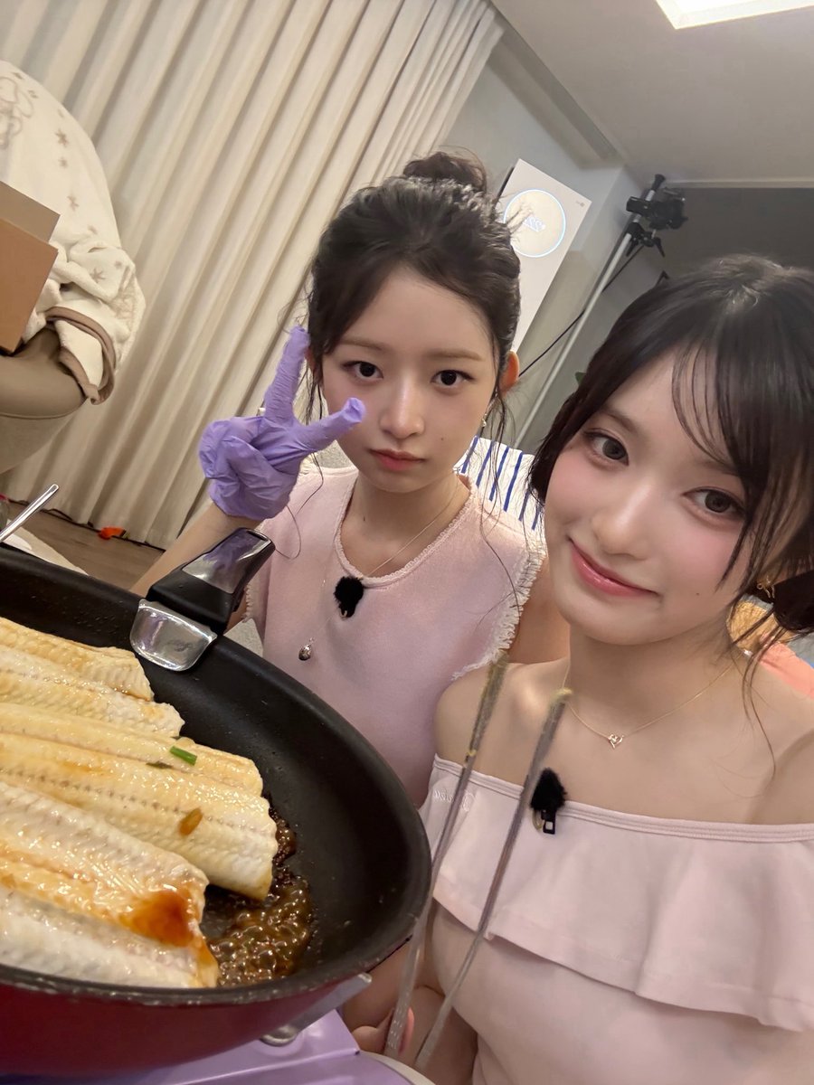 Behind-the-scenes cut of IVE
