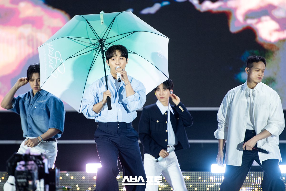 A moment captured by BTOB's fan