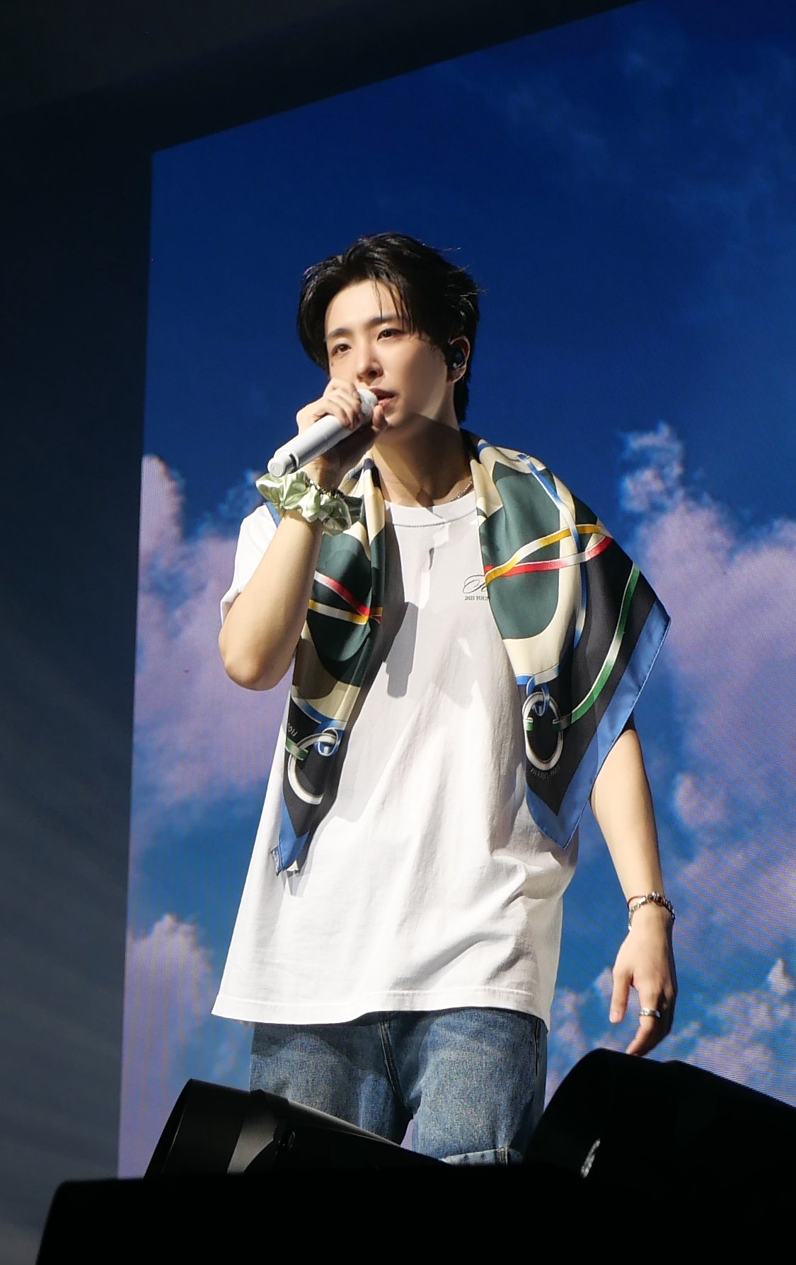 Behind-the-scenes cut of Youngjae (GOT7)