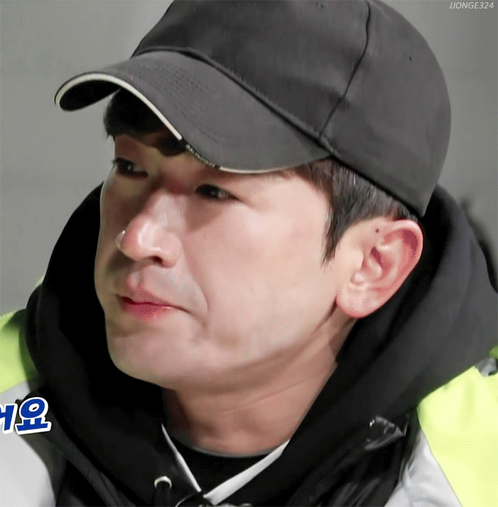 A moment captured by SHINHWA's fan