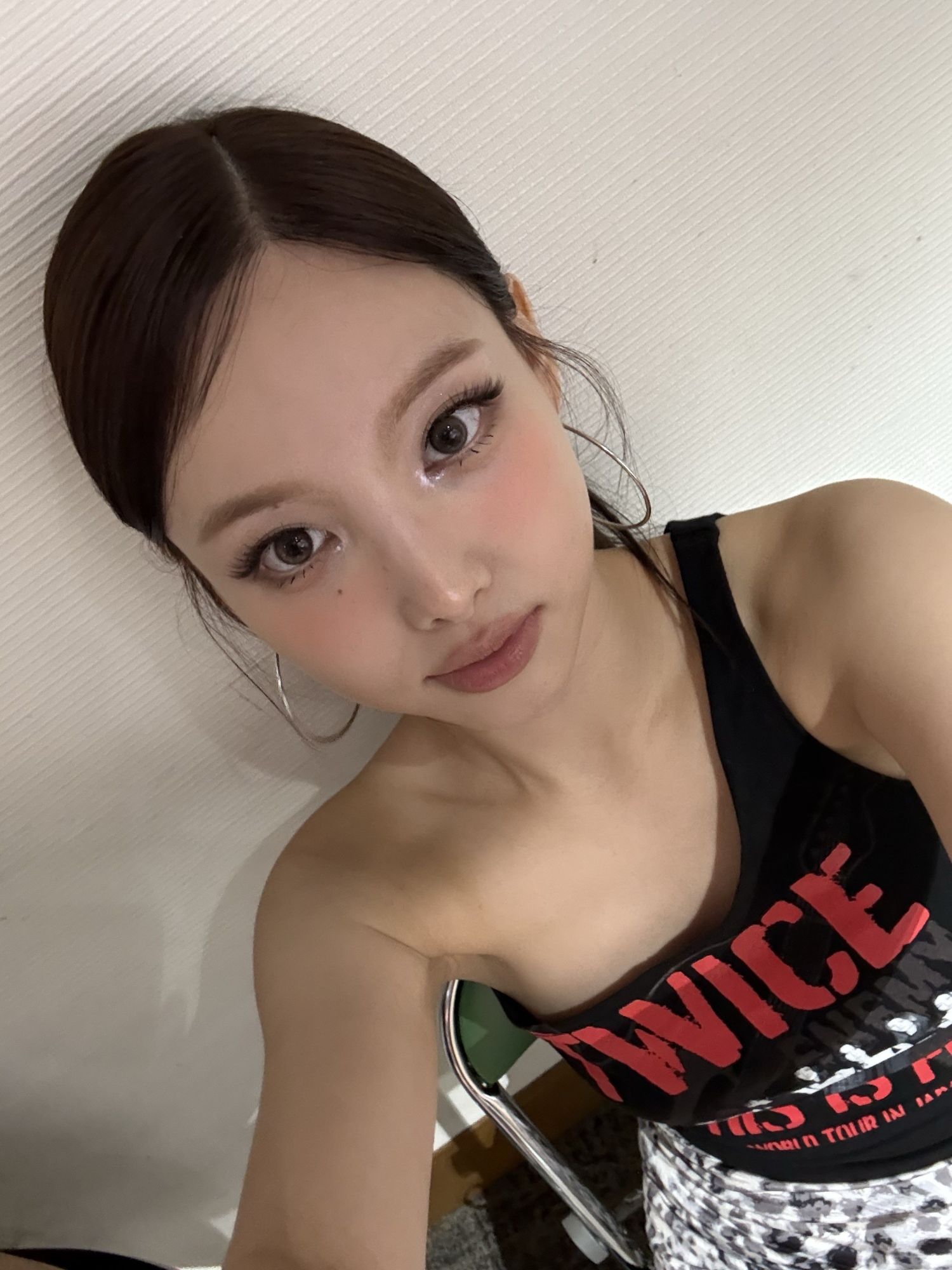 Behind-the-scenes cut of TWICE