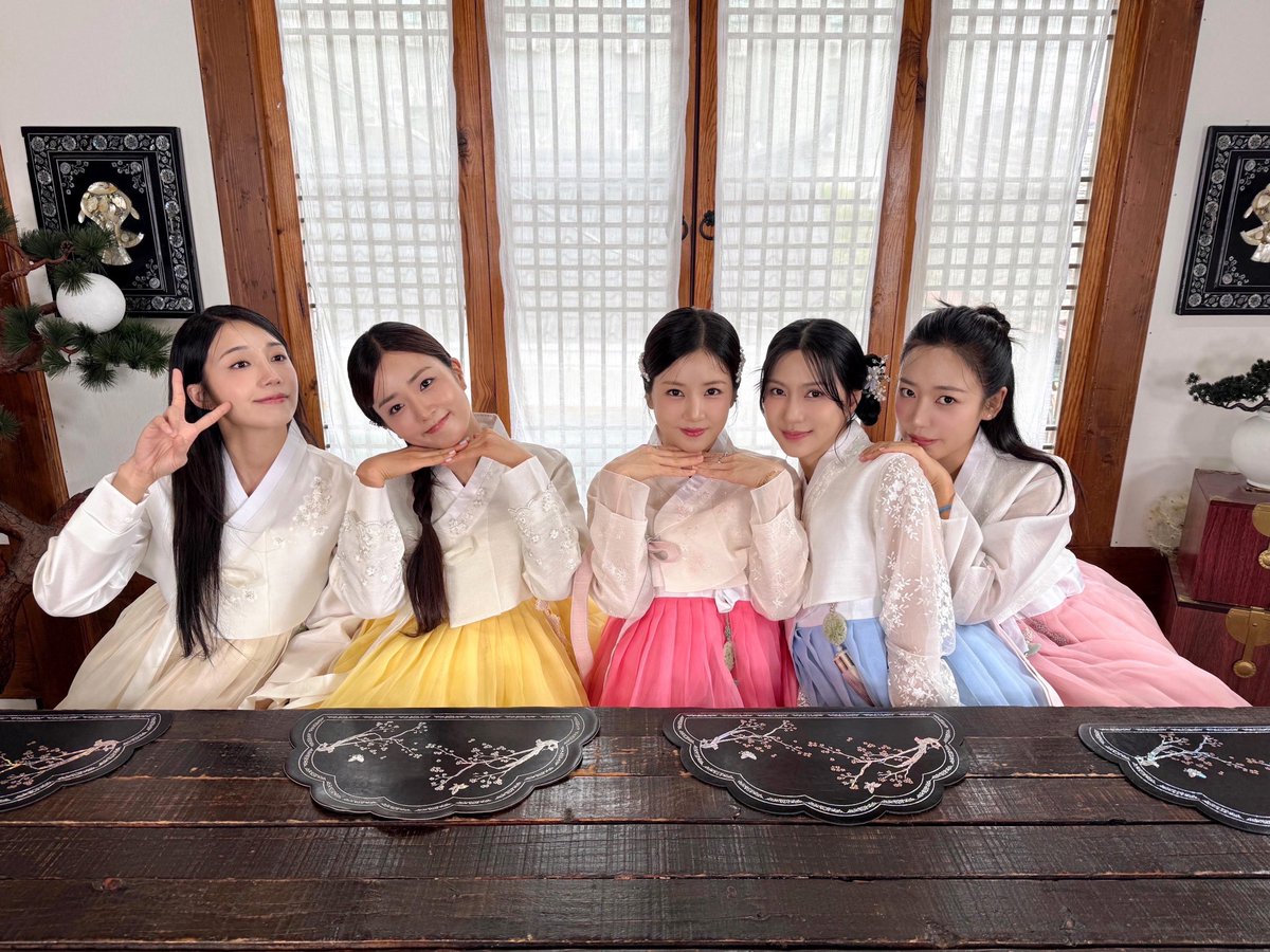Latest photo of Apink