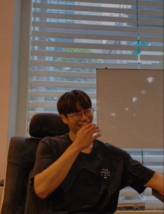 Behind-the-scenes cut of Moonbin (ASTRO)