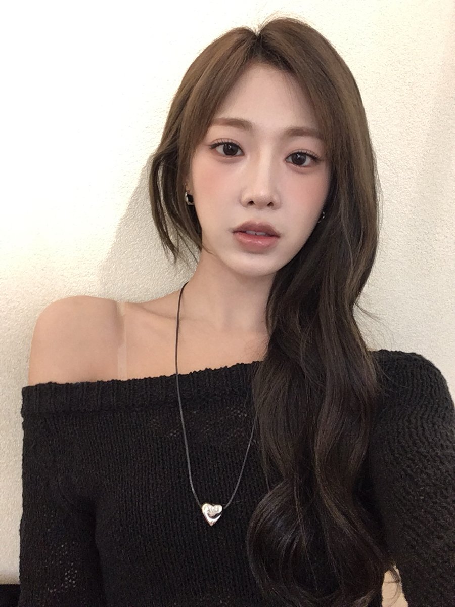 Latest photo of tripleS