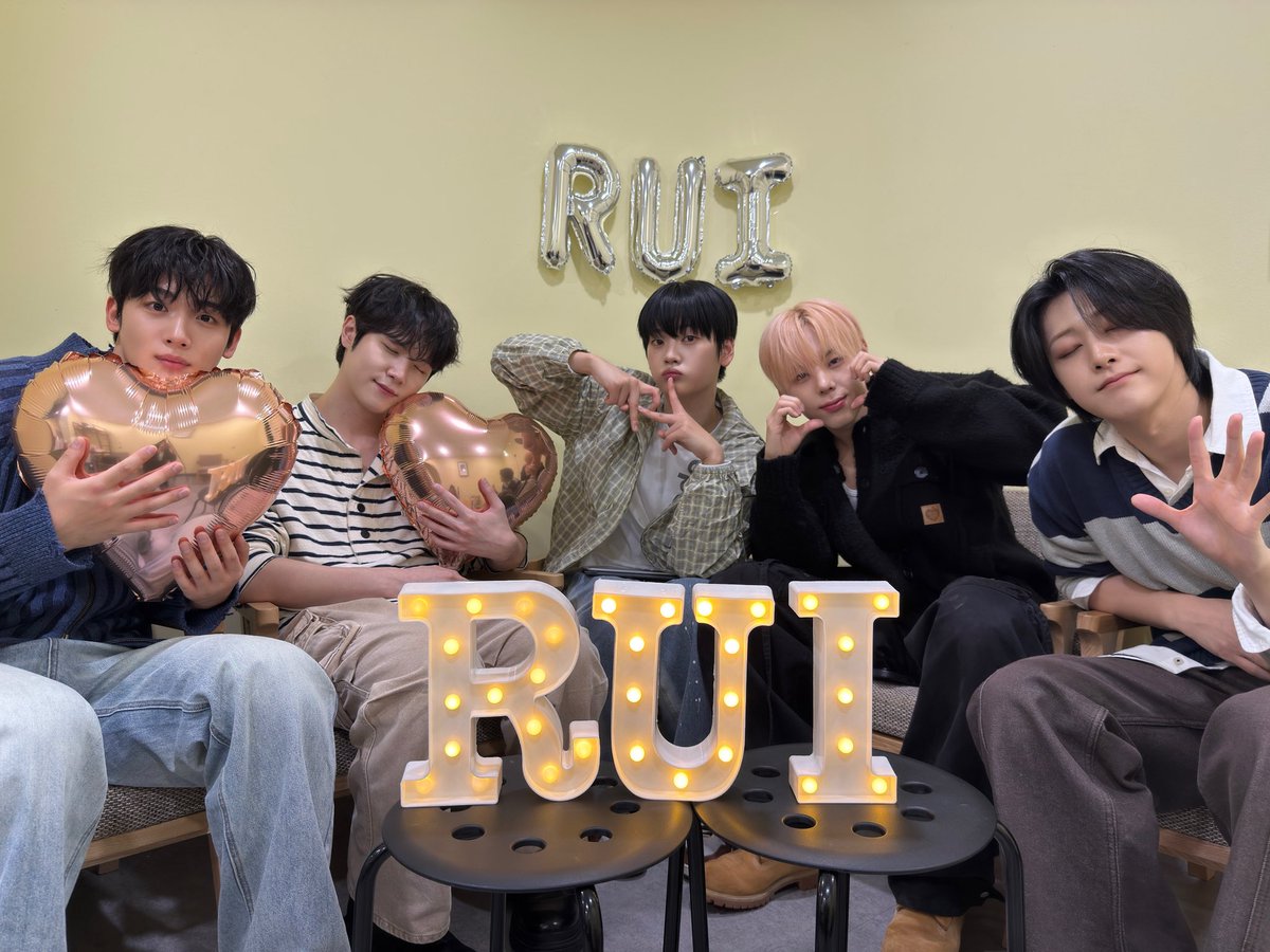 Behind-the-scenes cut of WEi