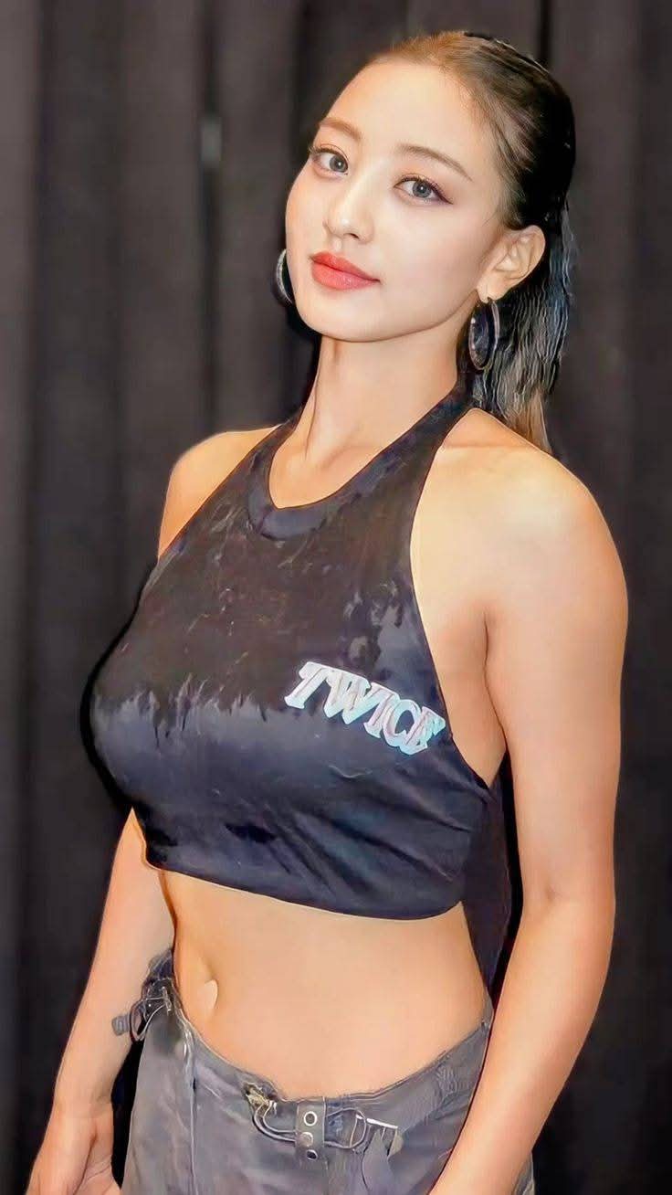 Recent activity shot of Jihyo (TWICE)