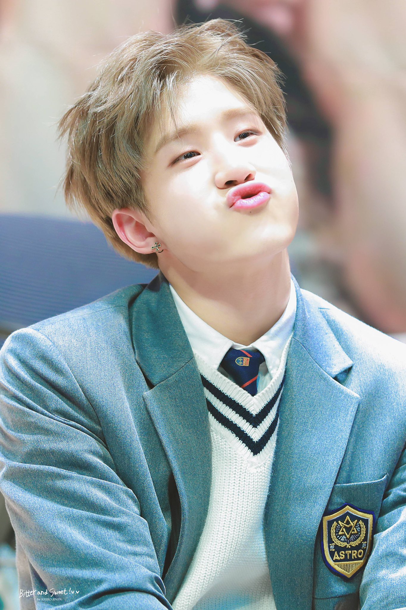 A moment captured by Jinjin (ASTRO)'s fan