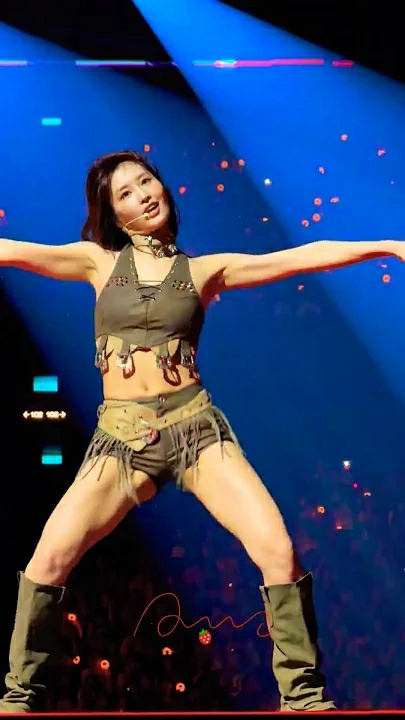 The most beloved wallpaper among Momo (TWICE)'s fans