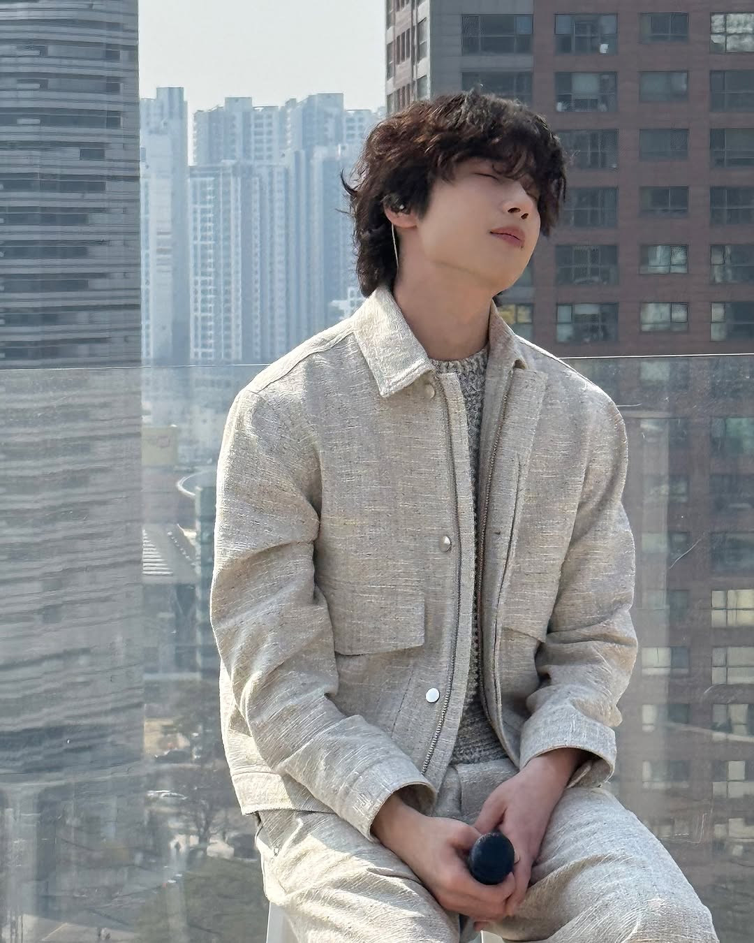 Behind-the-scenes cut of Han Seungwoo