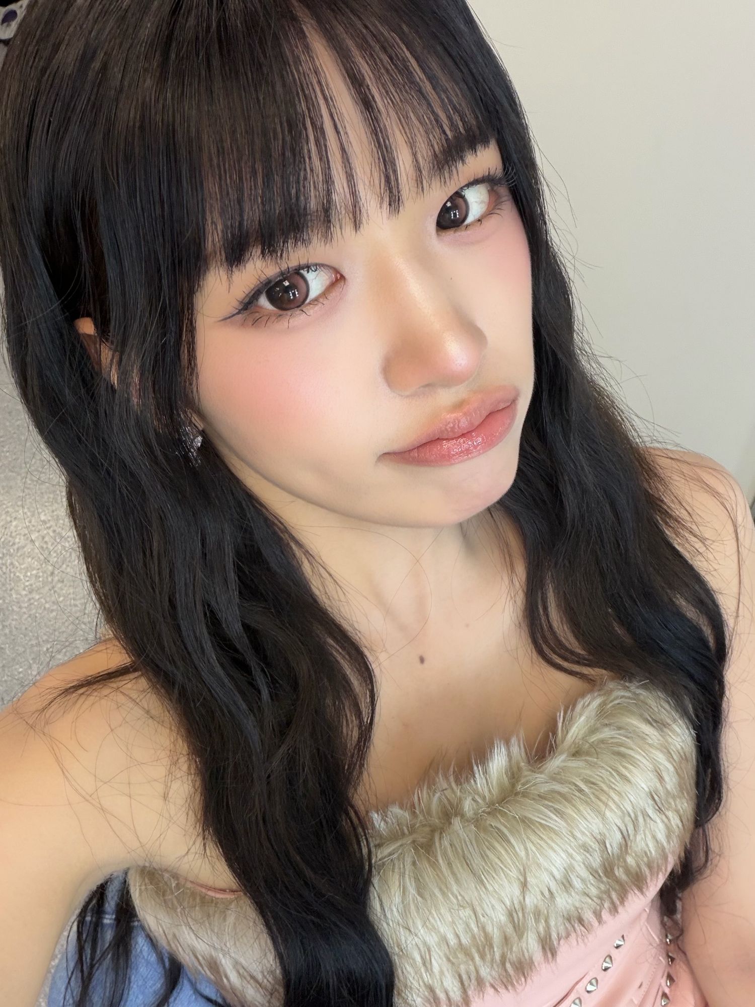 A moment captured by An Yujin (IVE)'s fan